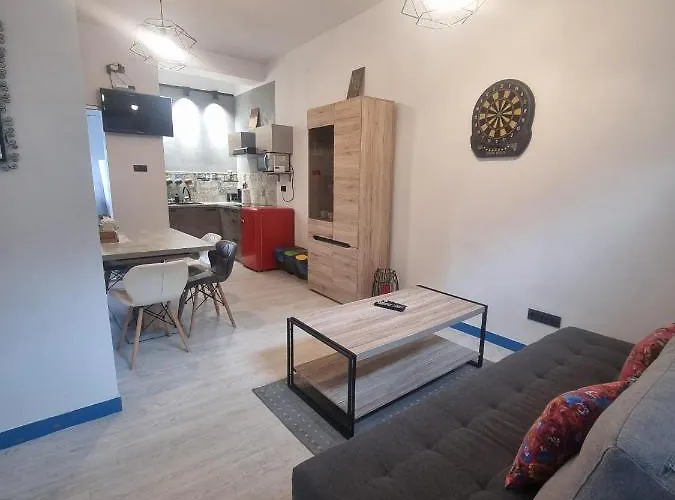 Borys Garaz Na Rowery I Narty דירה